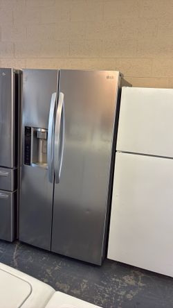 Nice like new LG stailenss steel side by side refrigerator