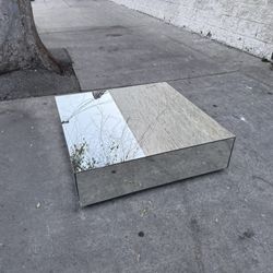 Modani Piagia Coffee Table square