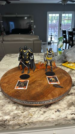 DC Multiverse Batman vs Azrael (Batman Armor) 7" Action Figure Multipack with Accessories