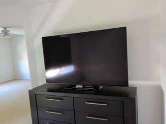 Vizio 60x35 inch TV with remote