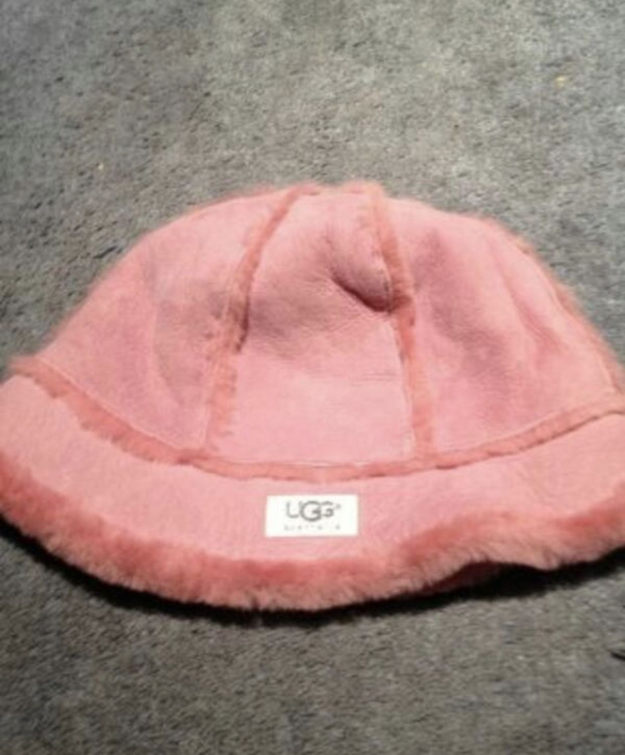 Ugg bucket hat