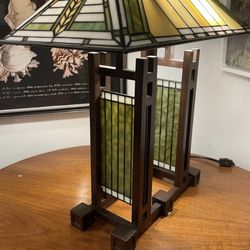 Prairie Style Mission Lamp – Frank Lloyd Wright Inspired Stained Glass Table Lamp