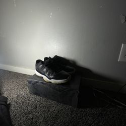 0$ (best Offer Not Looking For Much With These) Comes With Box !!