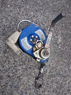 DBI Sala Fall Protection 900lbs Vgood Condition . Pick up fremont sea. No trades.