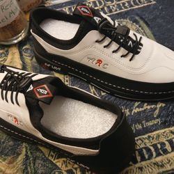 BRAND NEW NEVER USED SIZE * BRAND NEW * SIZE 9  VERY COMFORTABLE SHOES VERY LIGHT $40 GREAT DEAL ONLY $40 BRAND NEW NEVER USED BRAND NEW 🎁