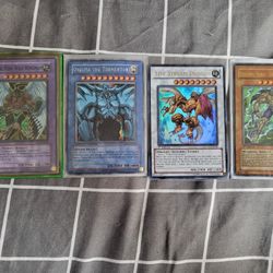 Yu-Gi-Oh! 400+ cards including rare holos