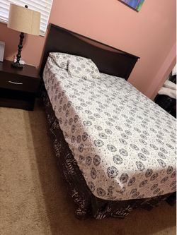 Serta Queen Adjustable Bed with Mattress and Headboard