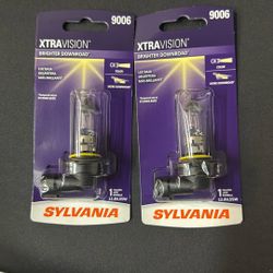 9006 Headlight Bulbs *New*