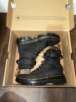 Dr. Marten’s - Combs Tech Boots