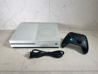 Xbox One S 1TB console (A1G010633)