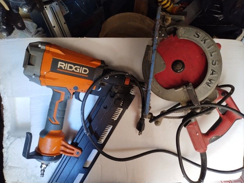 Skilsaw And Nail Gun 180