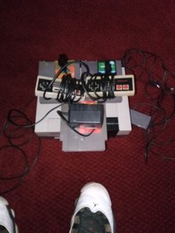 Complete. Original Nintendo 3 Games All Hook Up Console Is Perfect Condition 