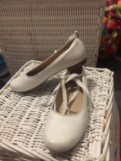 Girls white dress shoes