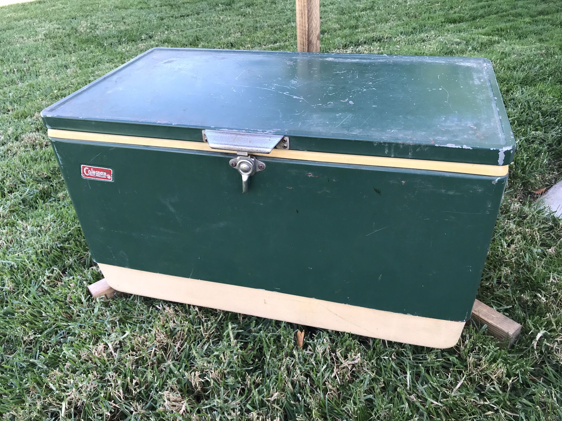 ** Vintage COLEMAN COOLER **