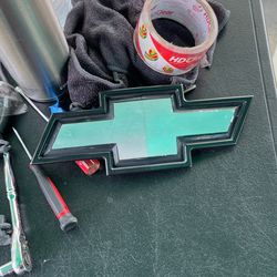 2008 Silverado Grille Bow tie 