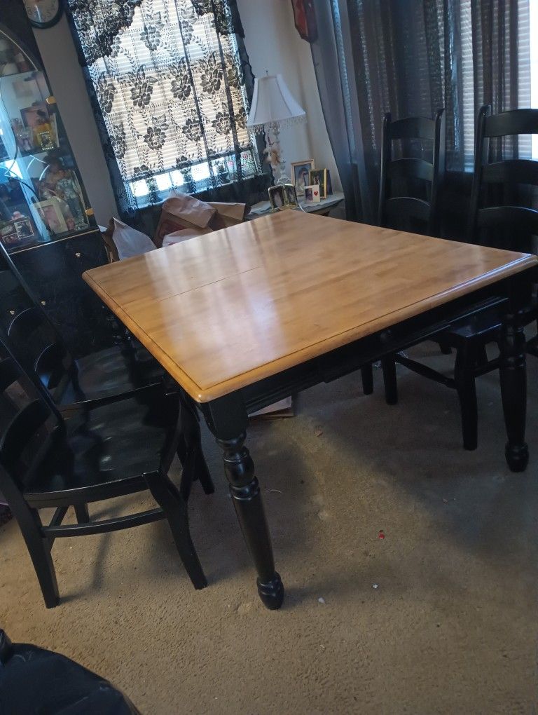 Kitchen Table And Chairs Super Nice!