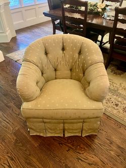 Ethan Allen swivel accent chair