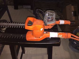 2 Electric Hedge Trimmers. 14” & 16” Black & Decker