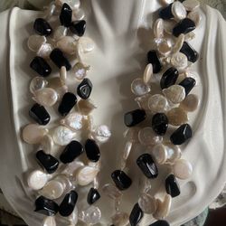 Vintage Triple Strand Petal Freshwater Pearls And Onyx And  Ball Rhinestone Magnetic Clasp  Chocker Necklace 