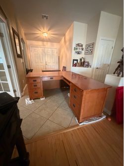 Large hardwood desk oak?