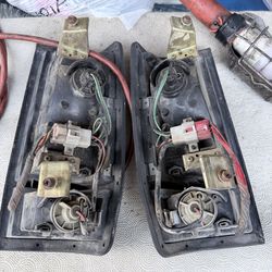 86 Nissan 720 4x4 tail lights