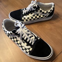 VANS old school checkered black and white Size: 10.5
