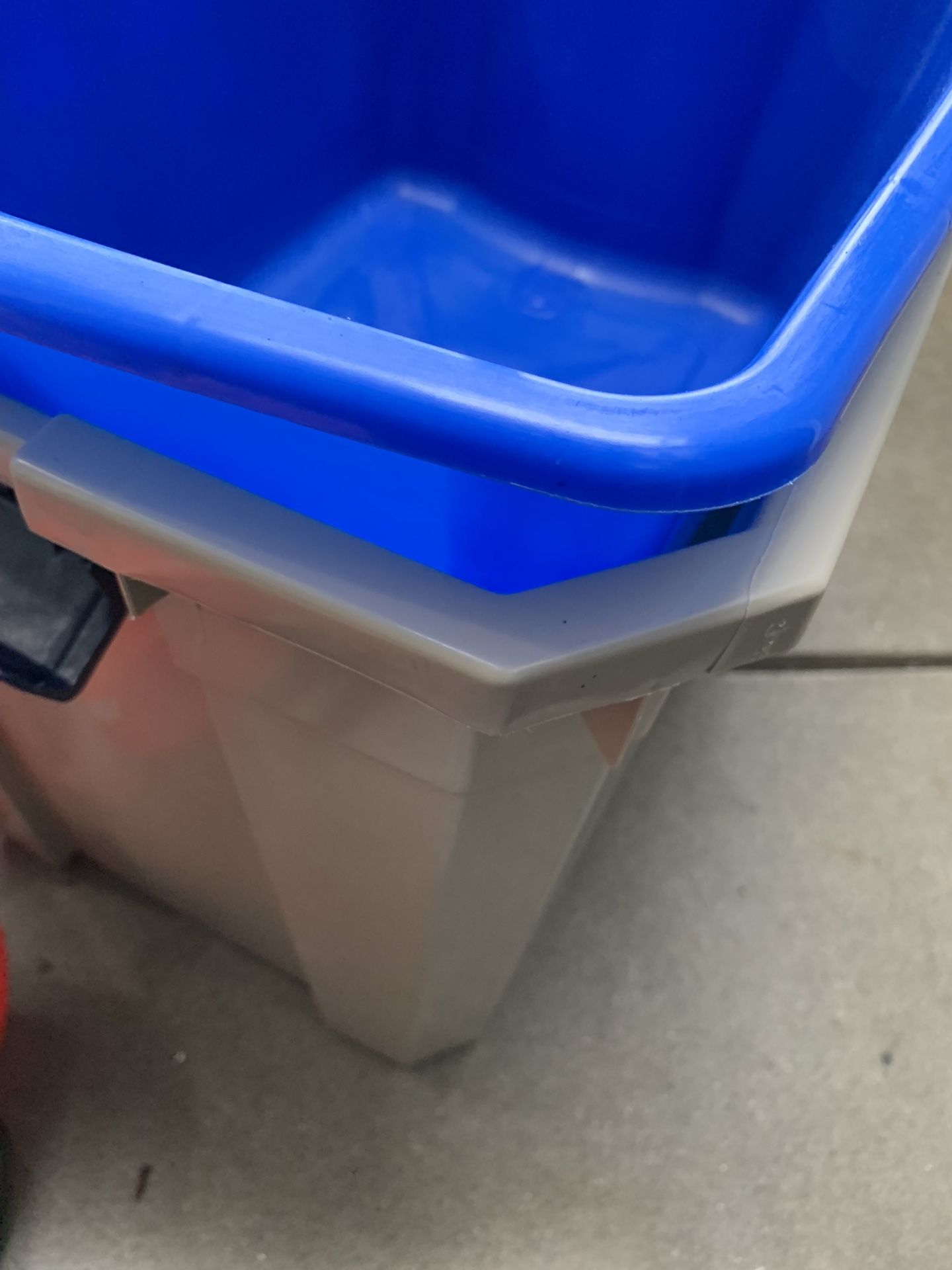 Storage Bins 18 Gallon With Lids $6 Each