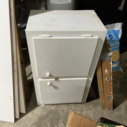 Great Wood Cabinet / 2 Door