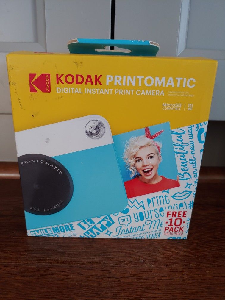 New Kodak Printomatic poloroid digital camera