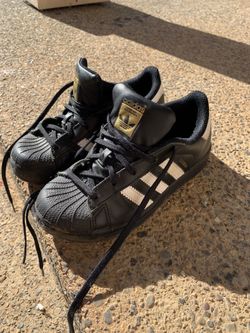 Adidas boys shoes size 13k free