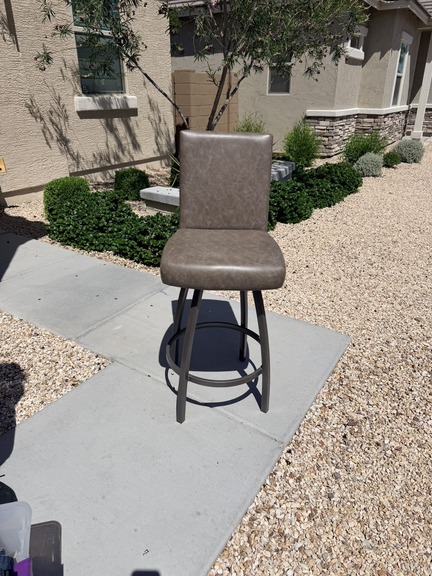 Single Bar Stool