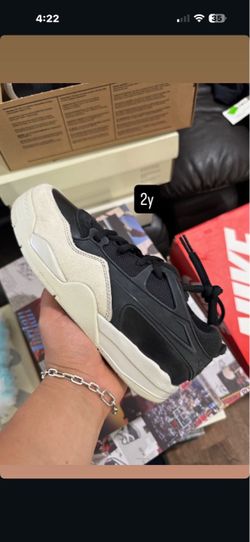 Jordan 4 rm 2y