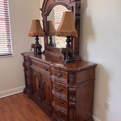 Luxurious Solid Wood Dresser with Mirror – Ornate Carvings & Classic Elegance