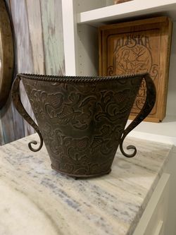 Vintage French Style Brown Embossed Leaves Planter