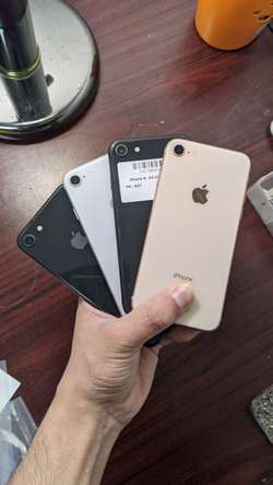 Apple iPhone 8 256GB / 64GB