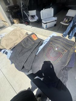 20$ Jeans And Pants Yard Sale Excellent Prices