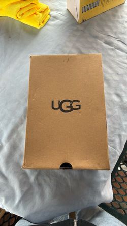 Pink uggs size 7