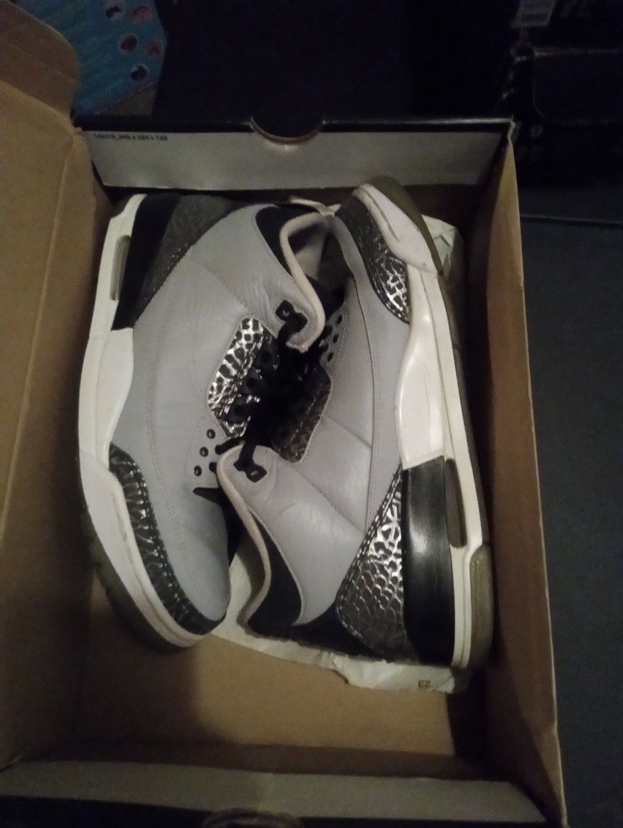 JORDAN'S