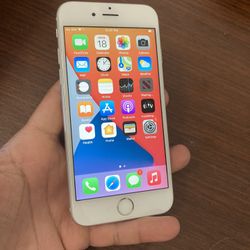 iPhone 6. Like New And Unlocked! No Tax 