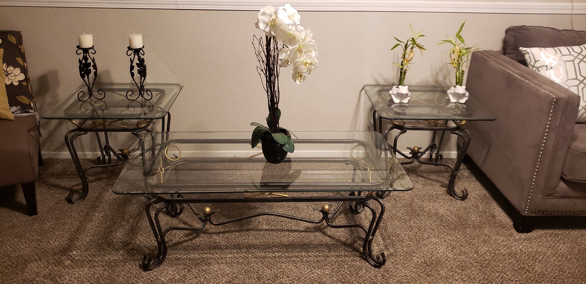 Beautiful end tables and coffee table.