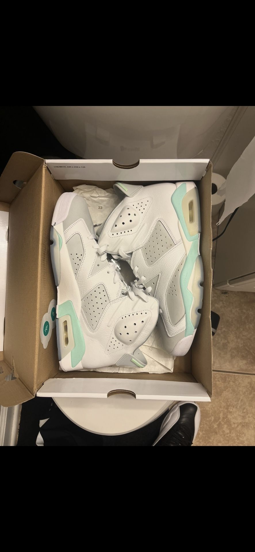 Jordan’s 6s Exclusive Sz 10.5 M