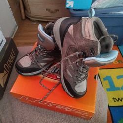 Denali Tennis Shoes Size 7 1/2