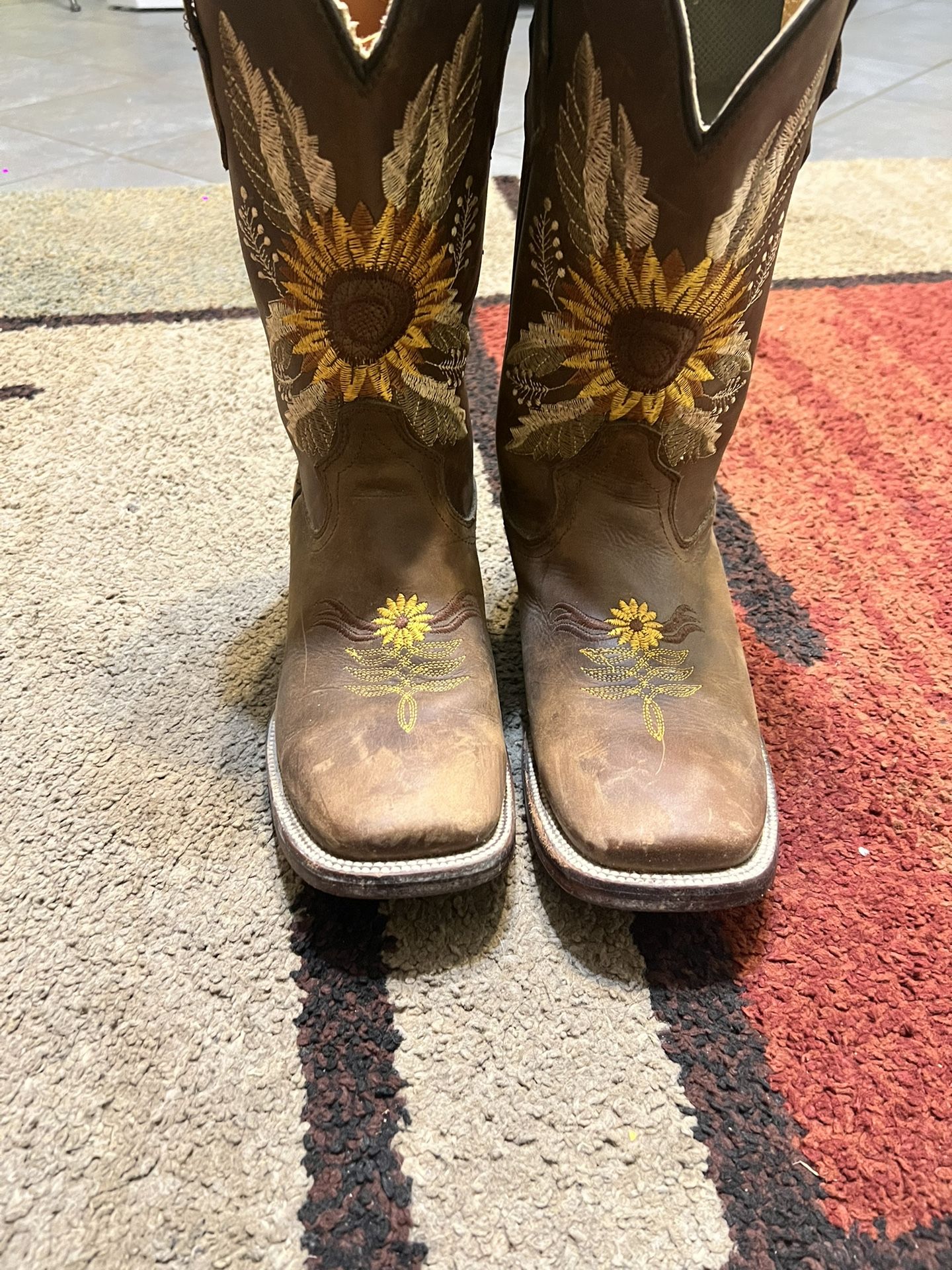 WOMEN'S WESTERN SQUARED SUN FLOWER SHAFT COWGIRL BOOTS SMOOTH LEATHER