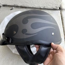 Motorcycle helmet in good condition!