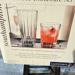 24 Piece Drinking Glassware Set