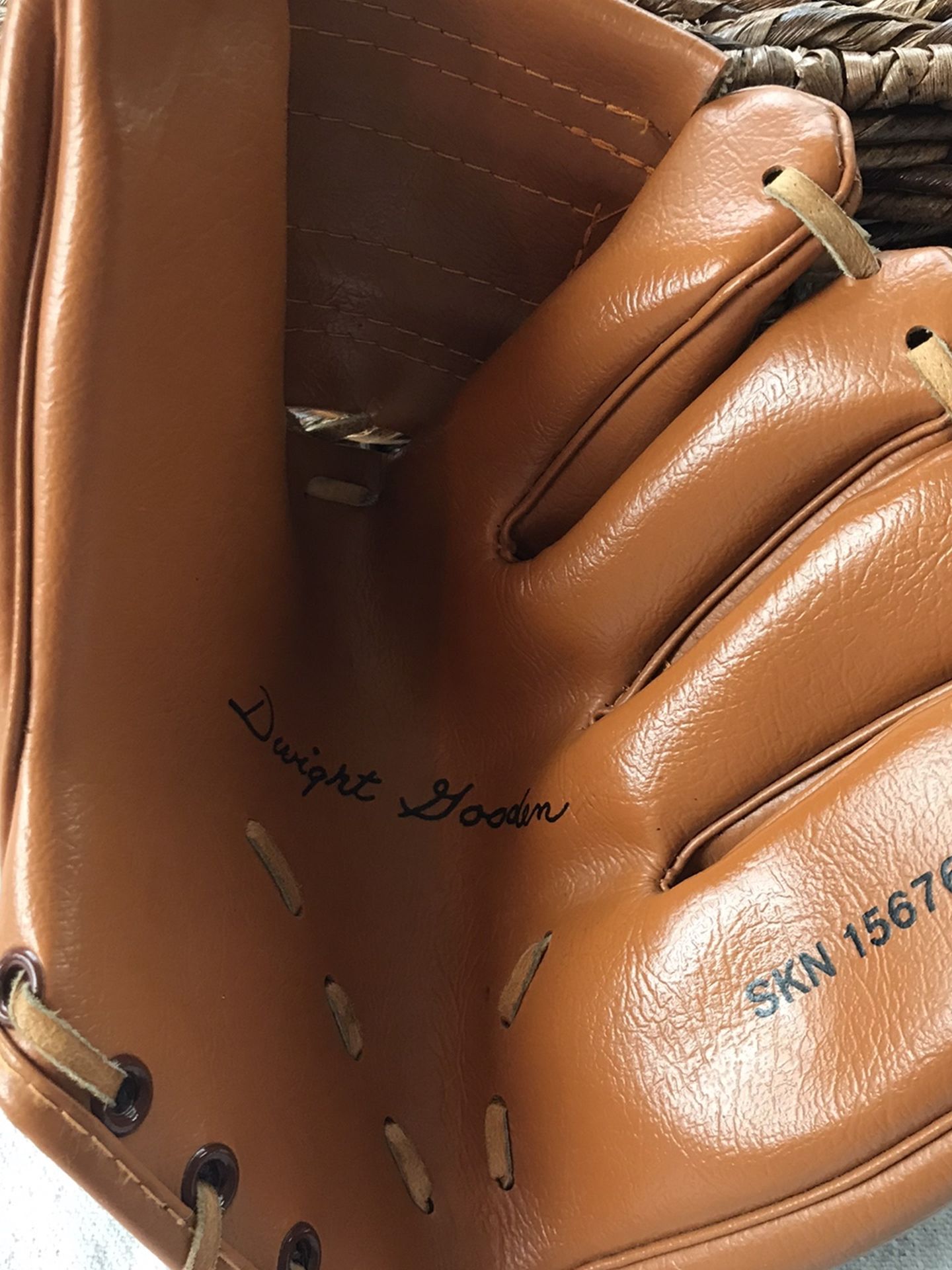 VTG Jr.Pro Youth BASEBALL ⚾️ GLOVE. signed Dwight Gooden