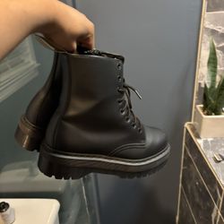 Doc Marten Jadon ll Vegan Boots Platforms 