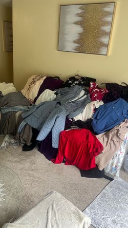 All brand new name brands Women's Clothing lot 40 pieces pickup Gaithersburg md20877