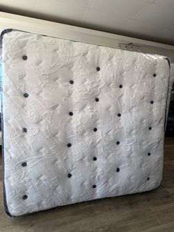 King Crown Imperial Kingsdown mattress