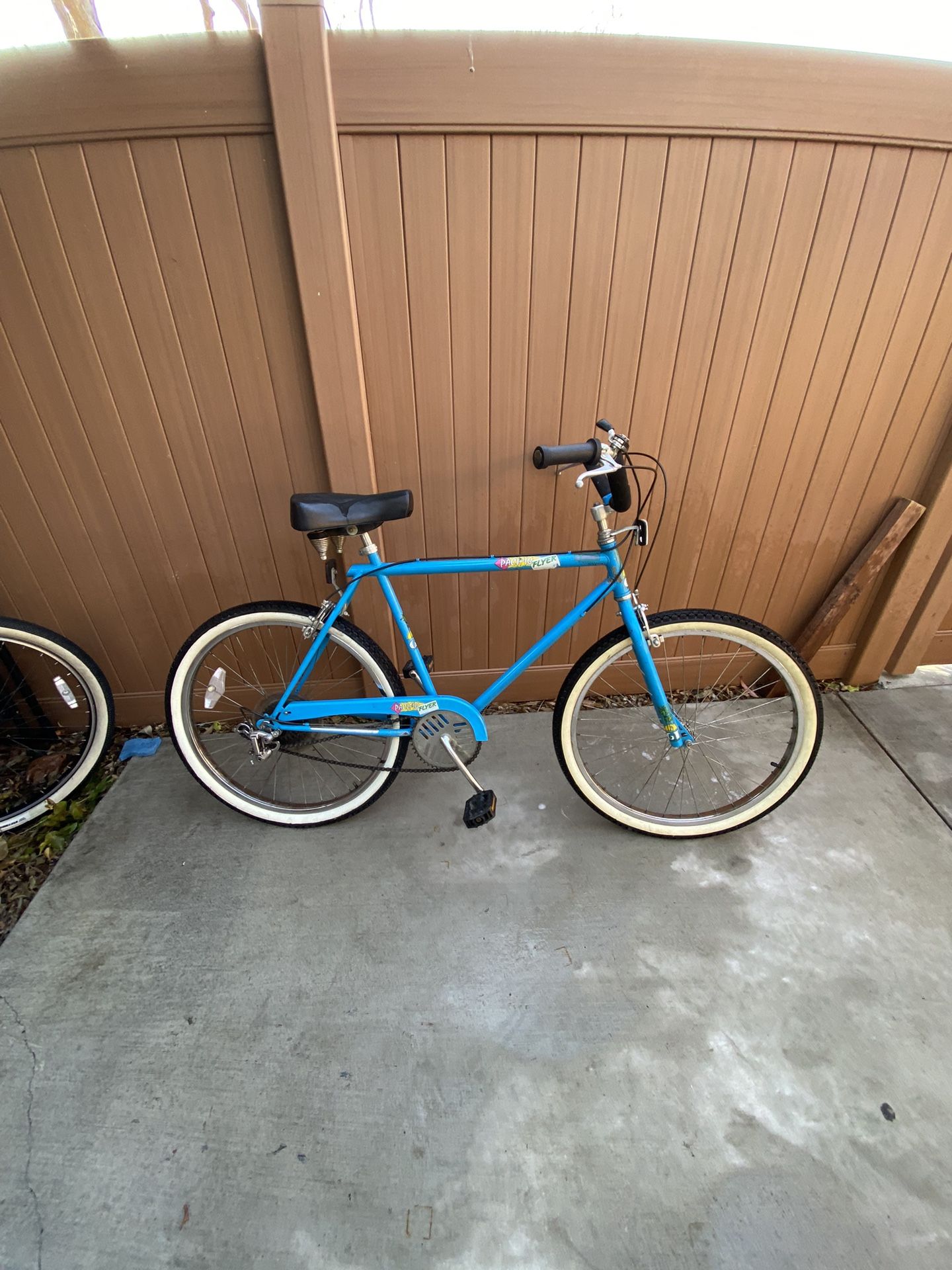 GT PACIFIC FLYER CRUISER. BMX.. MTB. VINTAGE BIKE